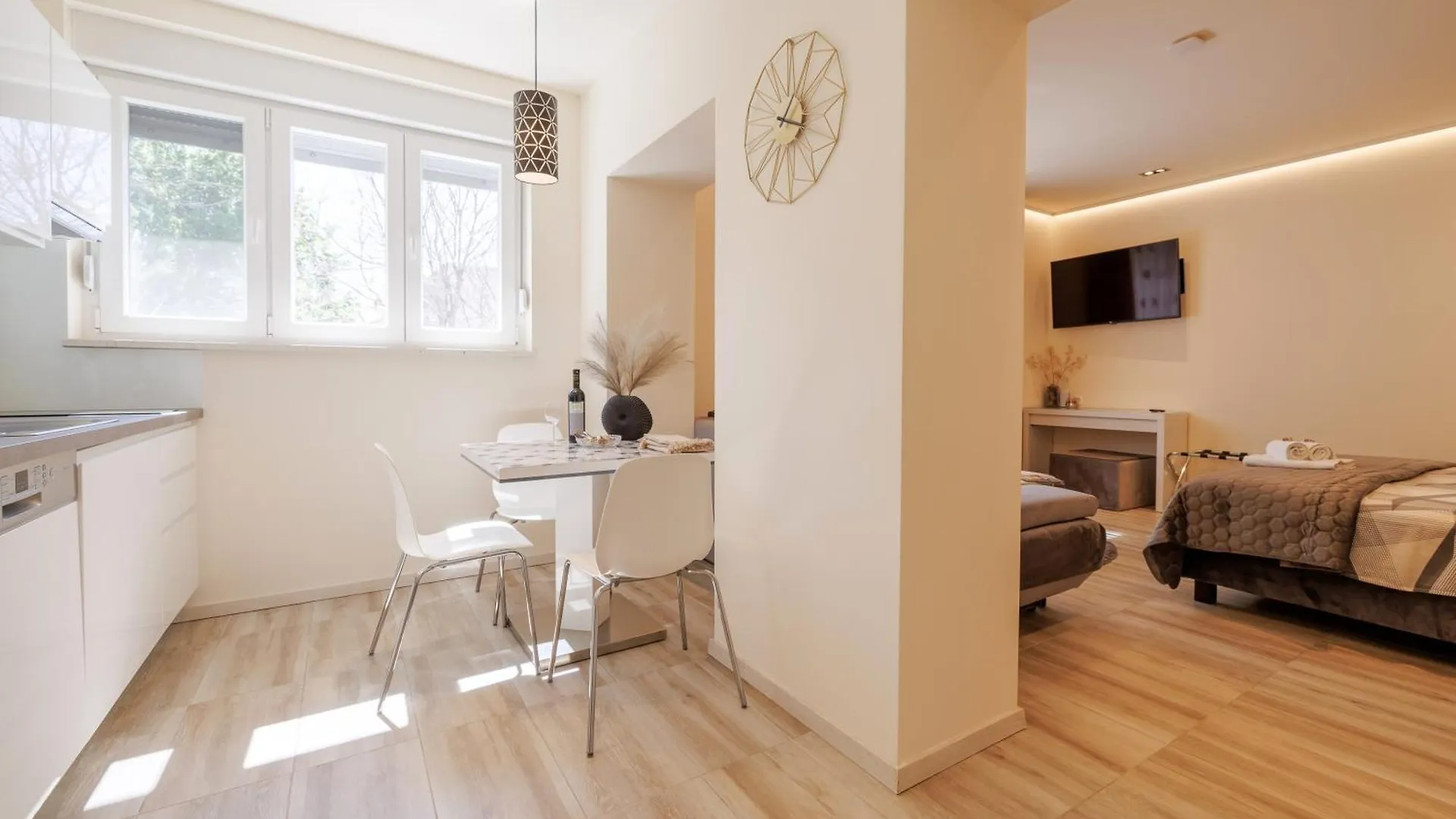 Perimar Luxury Apartments And Rooms Split Center